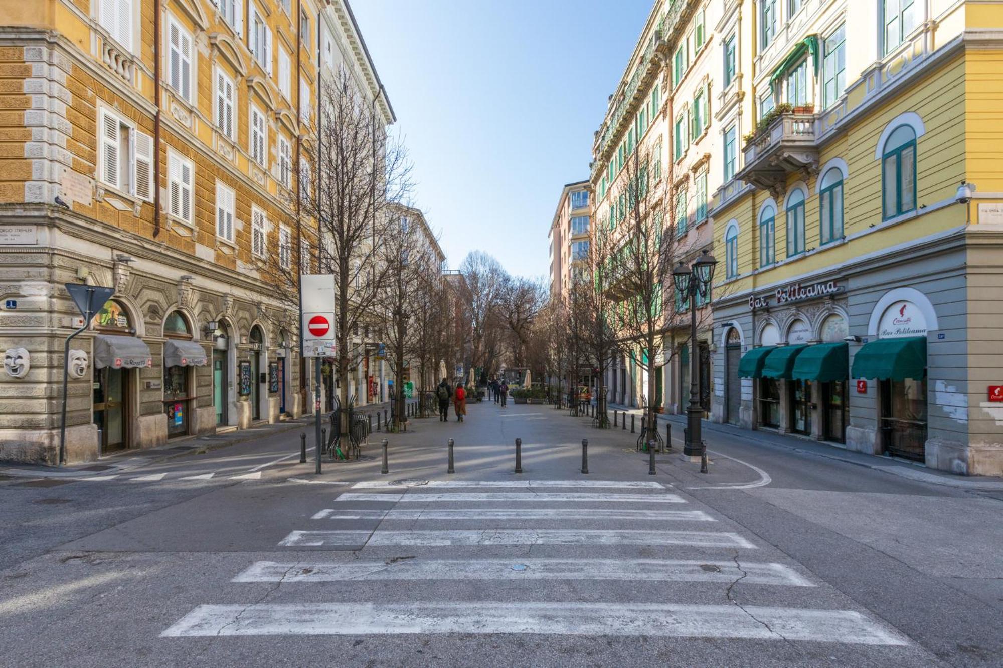 Central Trieste - Elegant City Stay מראה חיצוני תמונה